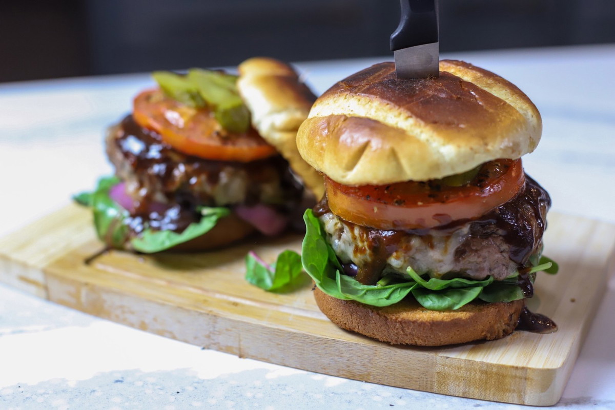 Red, White and Que Burger