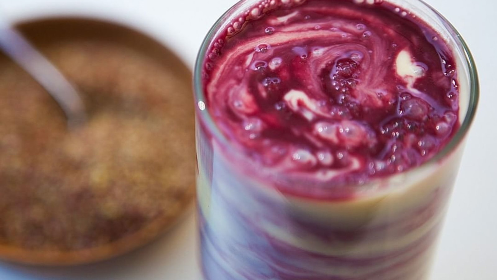 HASKAPA AND KEFIR SUNRISE SMOOTHIE