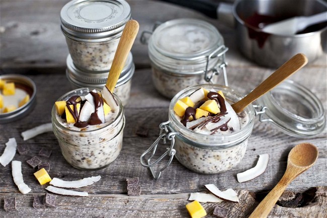 Image of Overnight Oatmeal with Coconut and Chocolate 