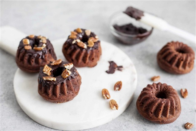 Image of Ultimate Vegan Chocolate Mini-Cakes 