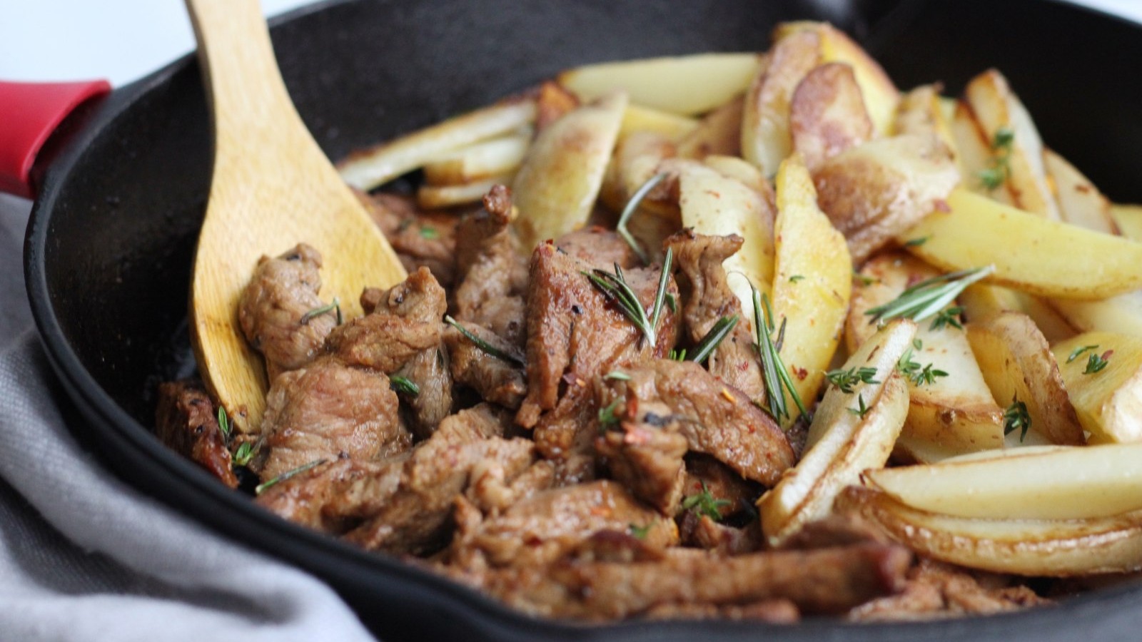 Image of Garlic Butter Steak Strips and Potatoes