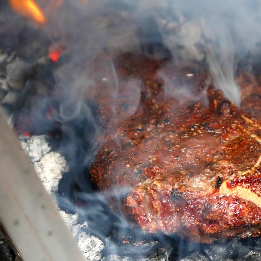 Using the Caveman Tabletop Steak Cooker 