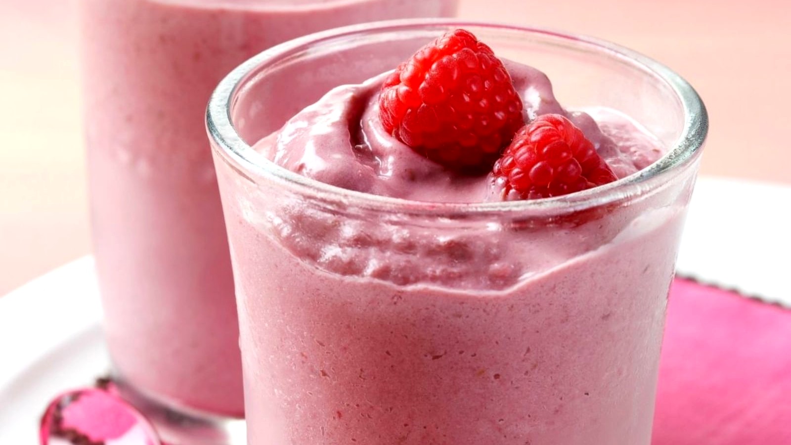 Image of Robust Raspberry Almond Smoothie