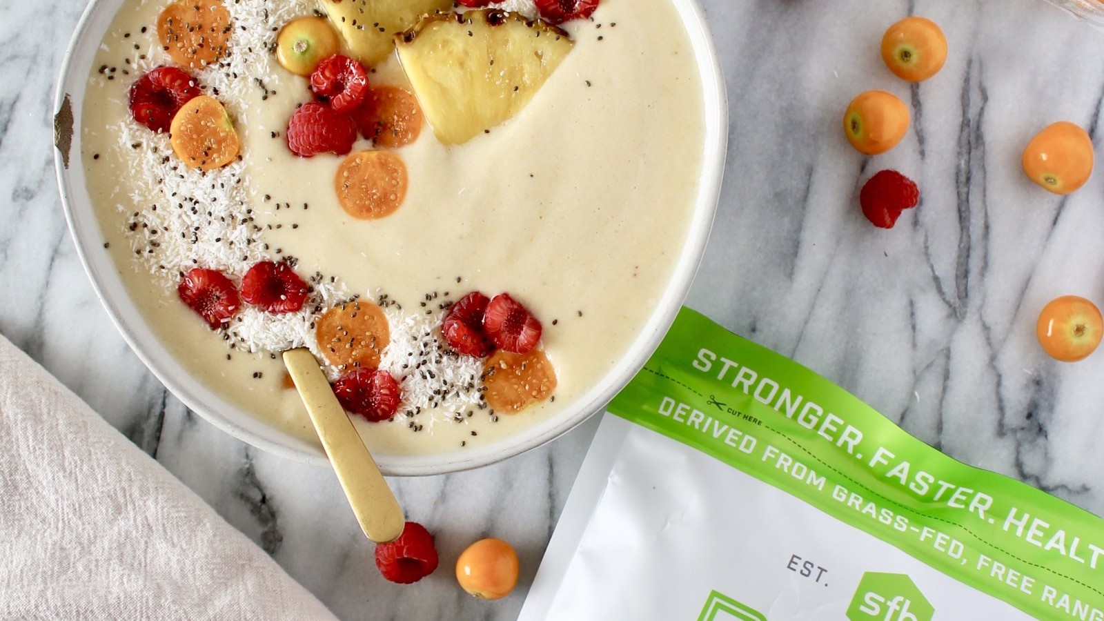 Image of Tropical Smoothie Bowl With SFH PURE Naked 