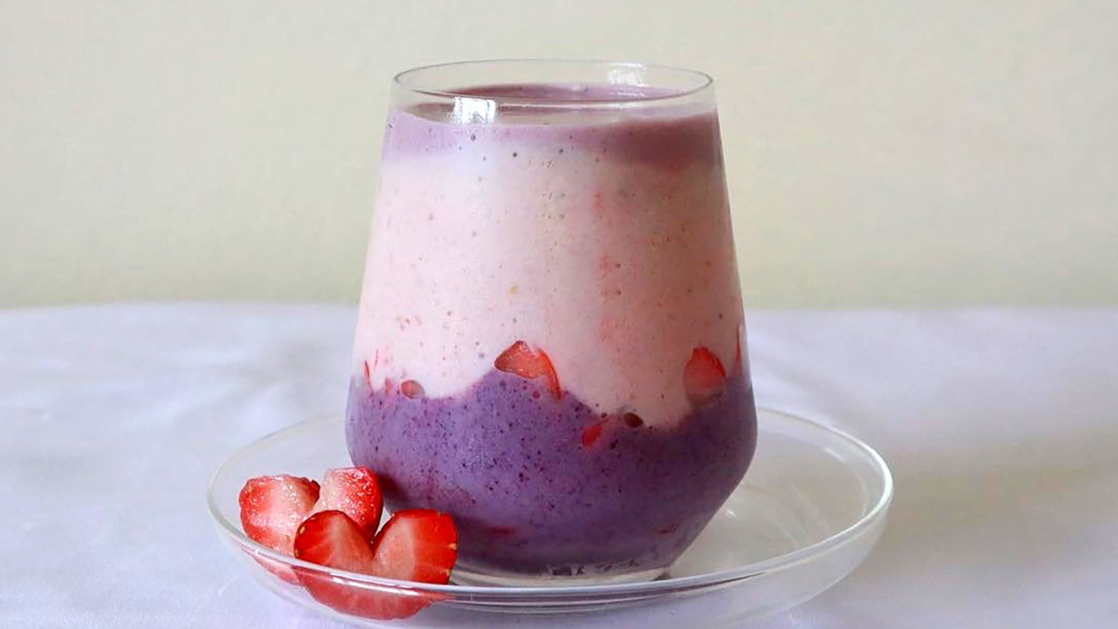 Image of HIDDEN BERRY SMOOTHIE