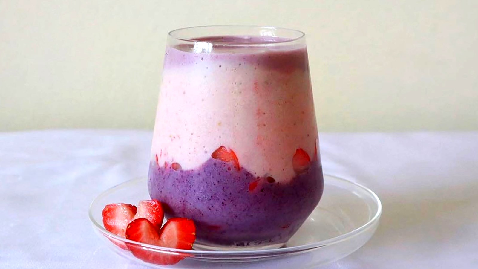 Image of HIDDEN BERRY SMOOTHIE