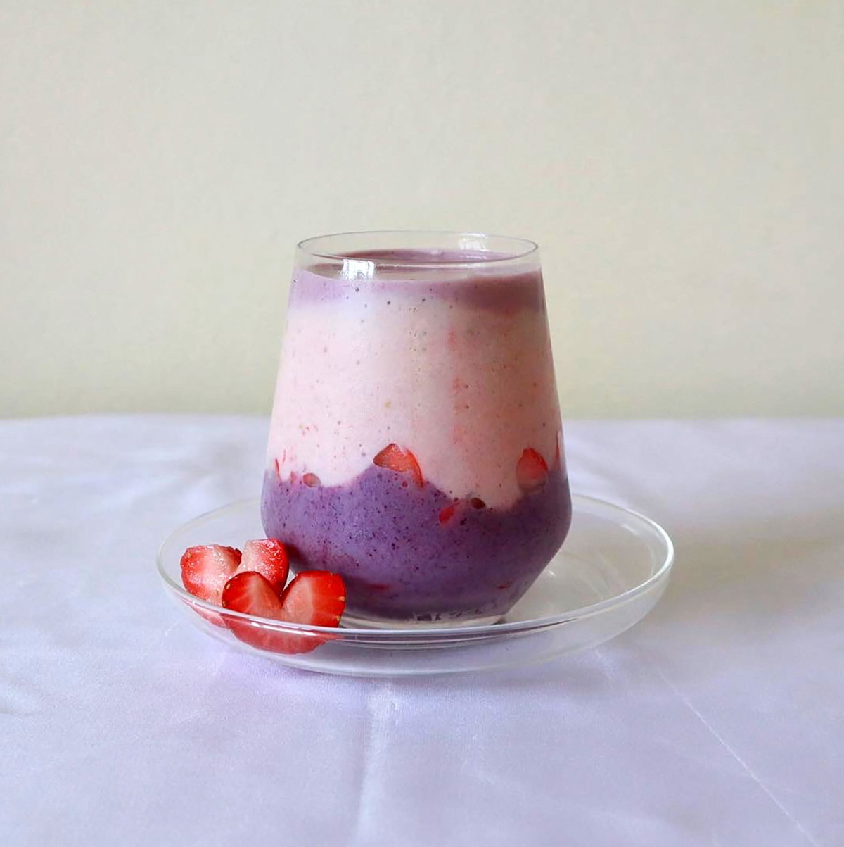 HIDDEN BERRY SMOOTHIE