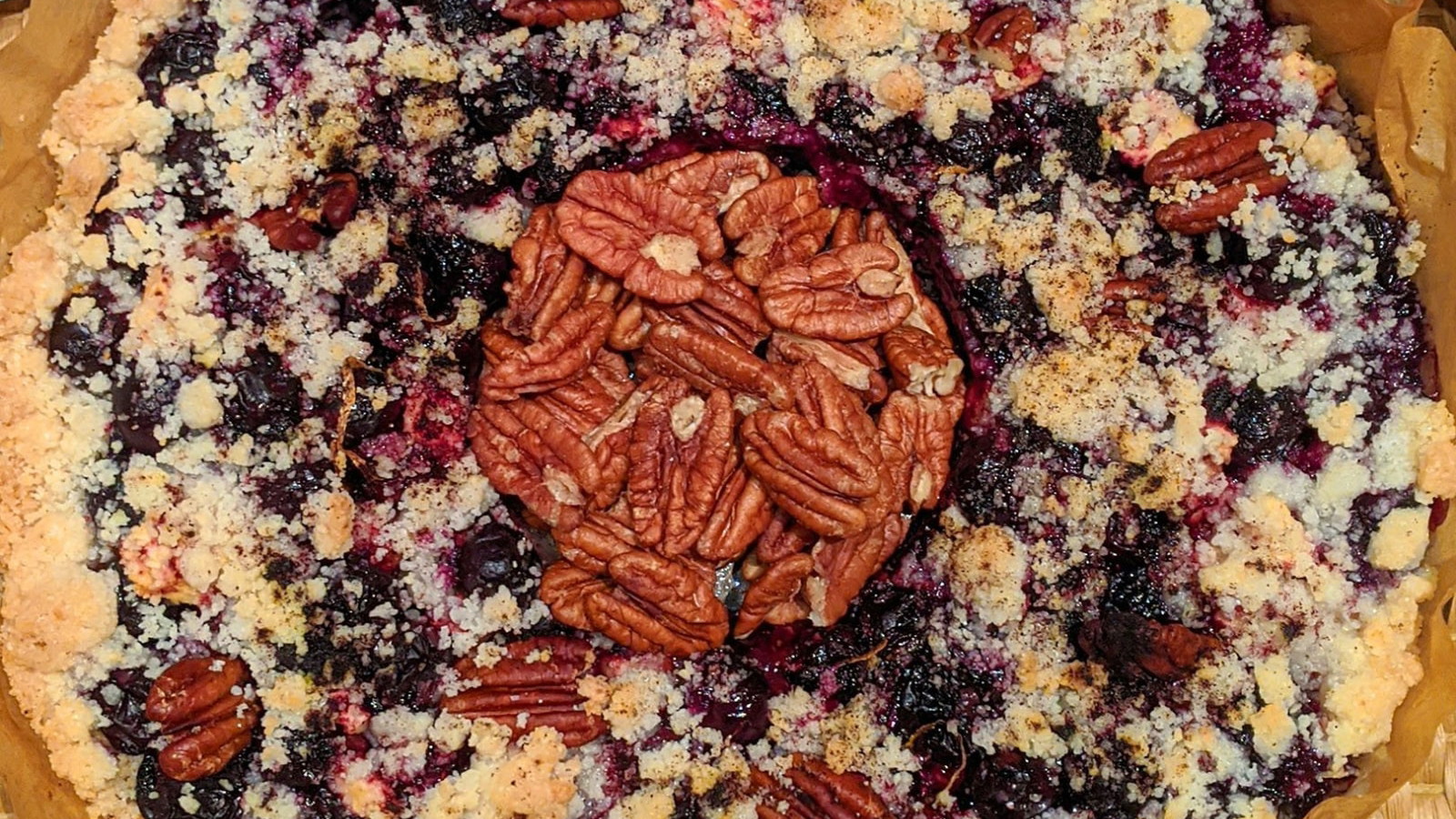 Image of VEGAN BERRY CRUMBLE