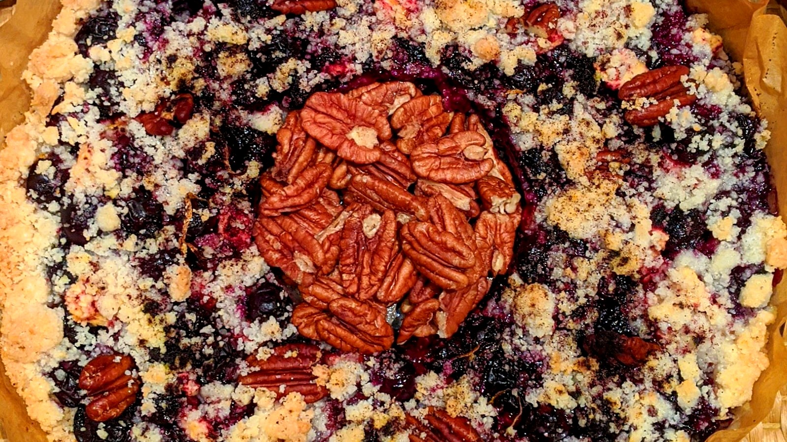 Image of VEGAN BERRY CRUMBLE