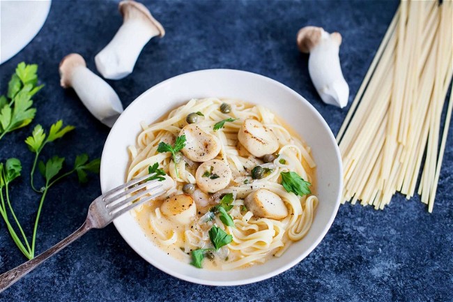 Image of Creamy King Oyster Mushroom 'Scallop' Pasta