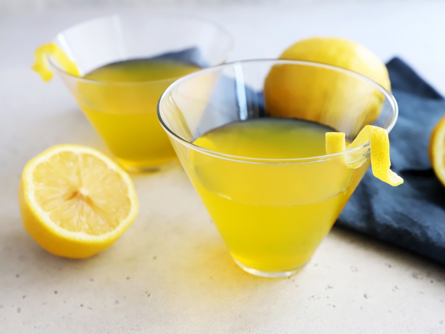 https://images.getrecipekit.com/v1622063303_Lemon_Drop_Martini_5478_ycft01.jpg?aspect_ratio=4:3&quality=90&