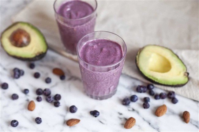 Image of Creamy Avocado Smoothie with Blueberries and Medjool Dates 