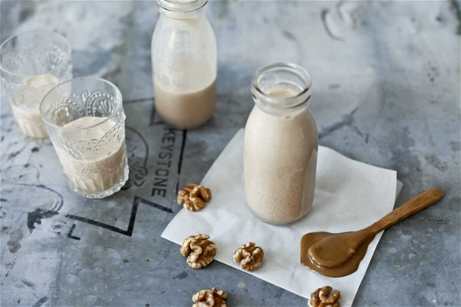 Image of Quick and Simple Walnut Milk