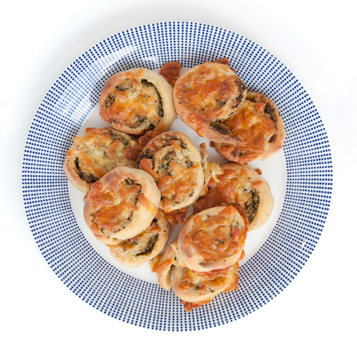 Pesto Pizza Scrolls