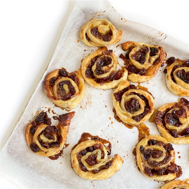 Image of Spiced Fruit Mince Scrolls