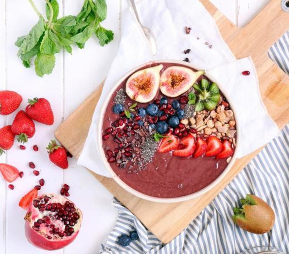 Pear, Peach and Acai Smoothie Bowl