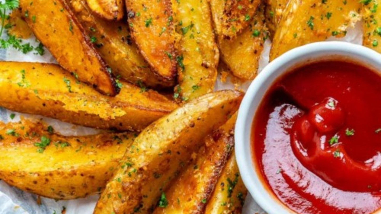 Image of Baked Garlic Parmesan Potato Wedges