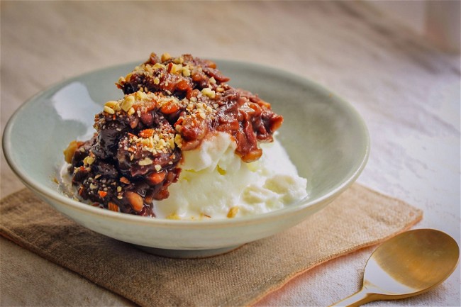 Image of Shaved Ice with Red Beans (Patbingsu) 