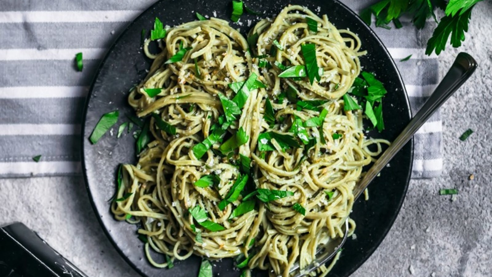 Image of Parsley Hummus Spaghetti