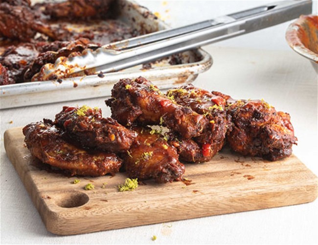 Image of Sriracha Hatch Pepper Sauced Wings