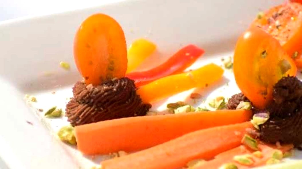 Image of Carob Maca Hummus with Fresh Veggie Sticks