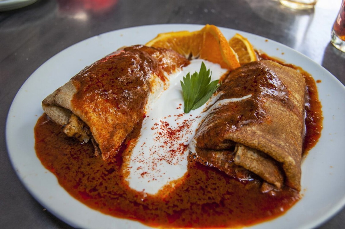 Hortobágyi Palacsinta - Hungarian Savoury Meat Pancakes