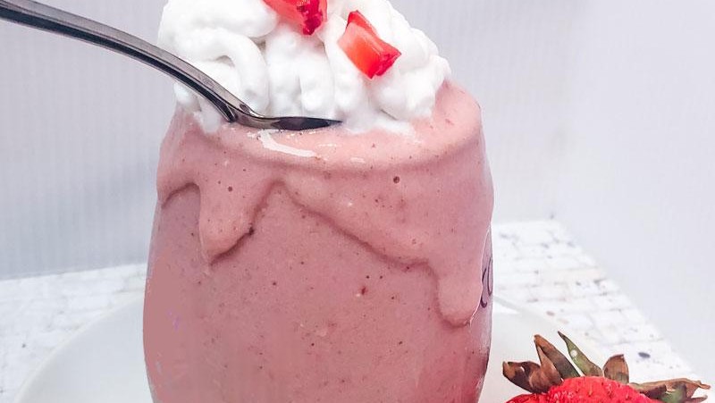 Image of Strawberry Smoothie with Almond Milk