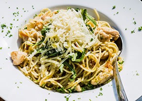 Image of Garlic Chicken & Spinach Pasta