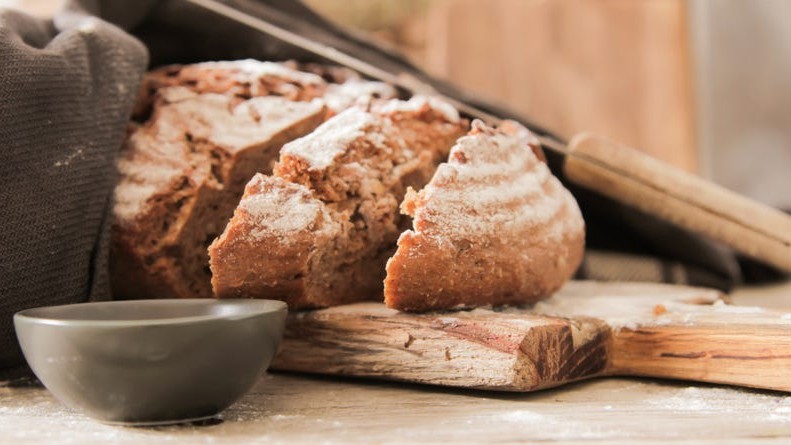 Image of Recipe: Halloween Chicken, Pumpkin and Apple Loaf for Dogs